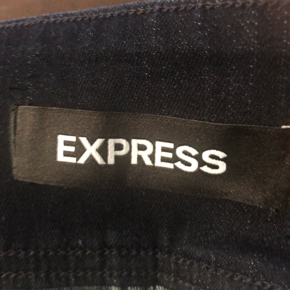 Express - Picture 6 of 6